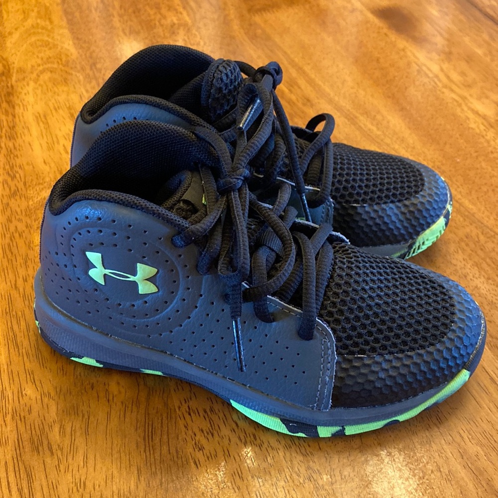 Boys Under Armour Basketball Shoes